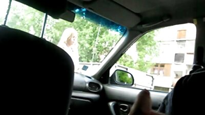 Cutie noliecas, lai viņa varētu iejusties cietā sunīšu stilā