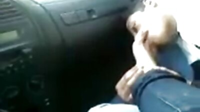 No aizmugures tiek drāžta blondīne ar smailiem sprauslām