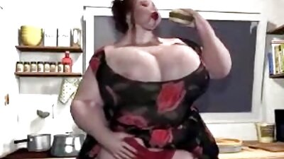 Milzīgs penis izstiepj slampātās vērpējas Keitijas Sent Aivsas caurumu