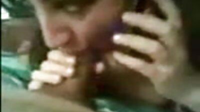 Pornozvaigznes duets ir gatavs iepriecināt glītu porno aktieri