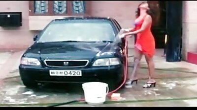 Jauki aizmugure ir pārklāta ar mazuļu eļļu un pēc tam tiek urbta pov
