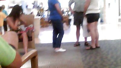 Melnkoka princese liek melnam puisim justies labi ar savu seksīgo incīti